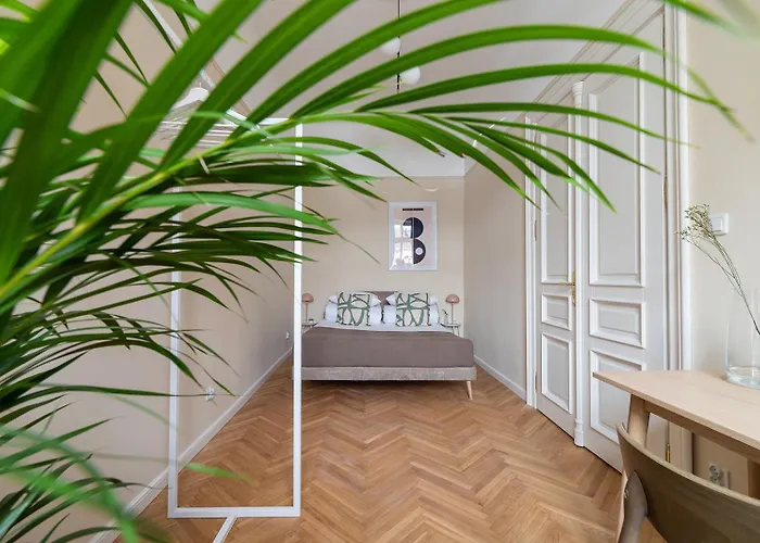 Apartment With Balcony - Rejtana 10